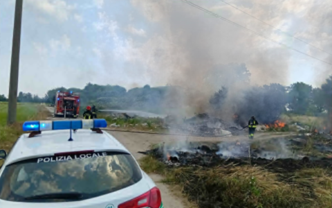 Incendio all’ex discoteca Marsina di Cerano