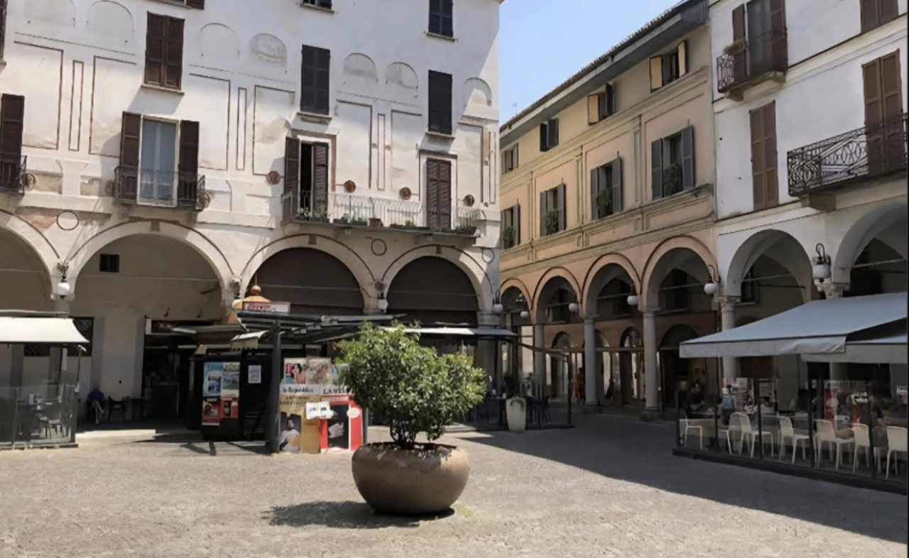 Novara, flash mob in piazza delle Erbe per gli 80 anni del voto alle donne