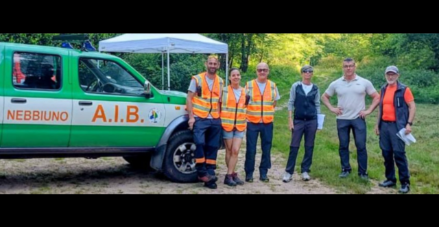 Panchine nuove e tavoli in ordine: l’Aib ha sistemato la zona del Monte Croce