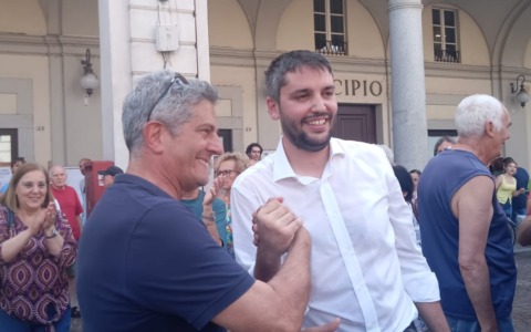 Trecate, Sacco è il nuovo sindaco: “Oggi si festeggia, da domani si lavora”