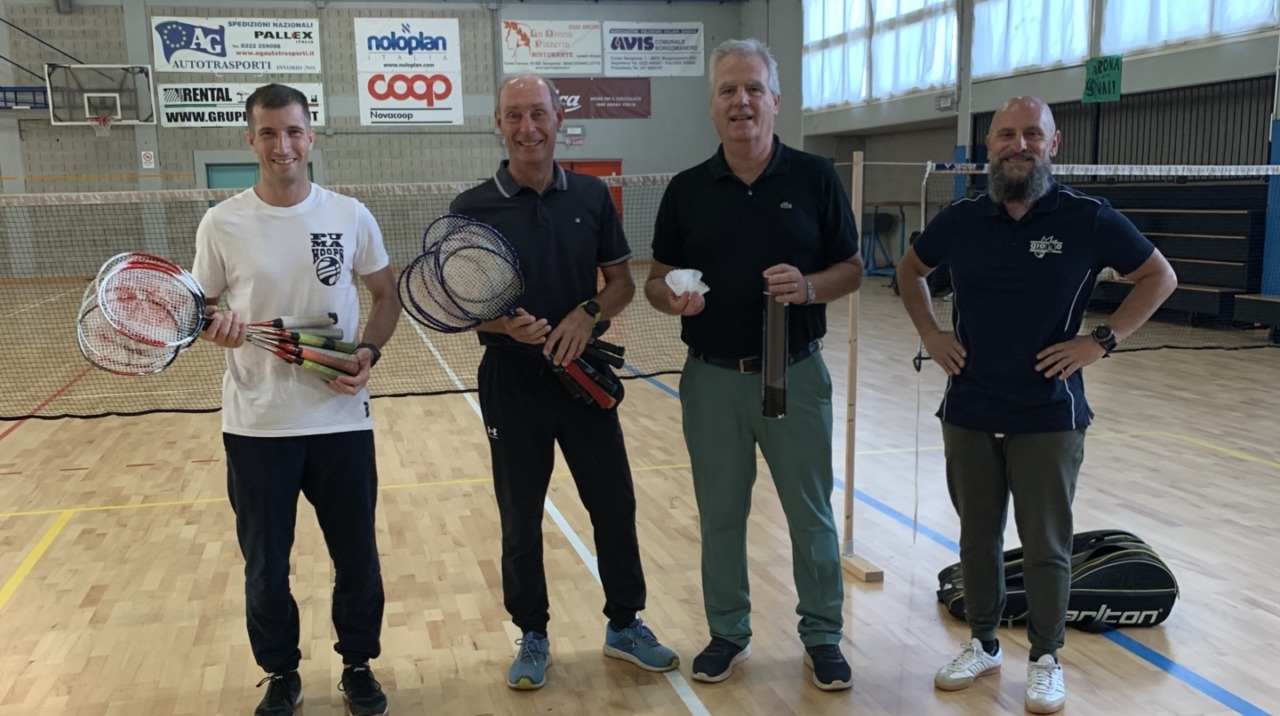 Donato al Fermi di Arona materiale tecnico per giocare a Badminton dalla Gioko Asd