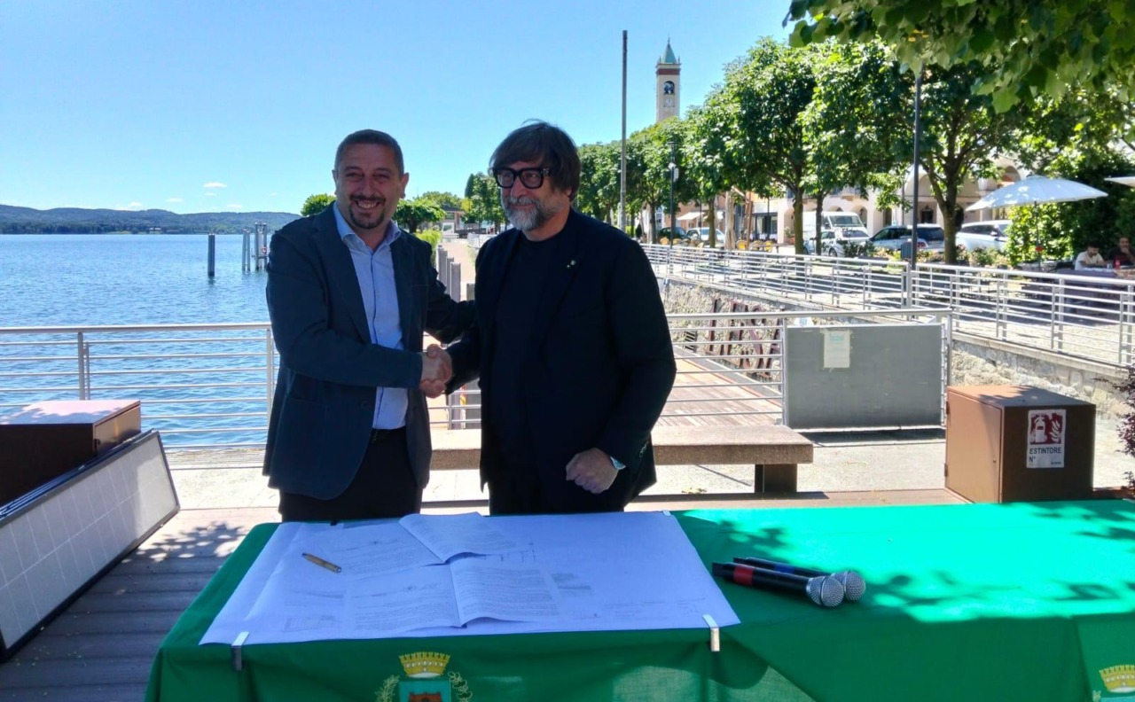 Nuovo Ufficio IAT sul lungolago di Lesa: firmata la convenzione tra il Comune e Herno S.p.A.