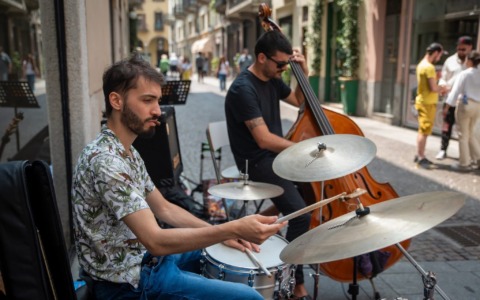 “Concerti Imprevisti”: musica dal vivo tra vie e piazze di Novara a giugno e  settembre 2026