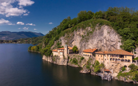 Dal torchio del Settecento ai calici di oggi: all’Eremo di Santa Caterina del Sasso storia e degustazione dei vini del Lago Maggiore