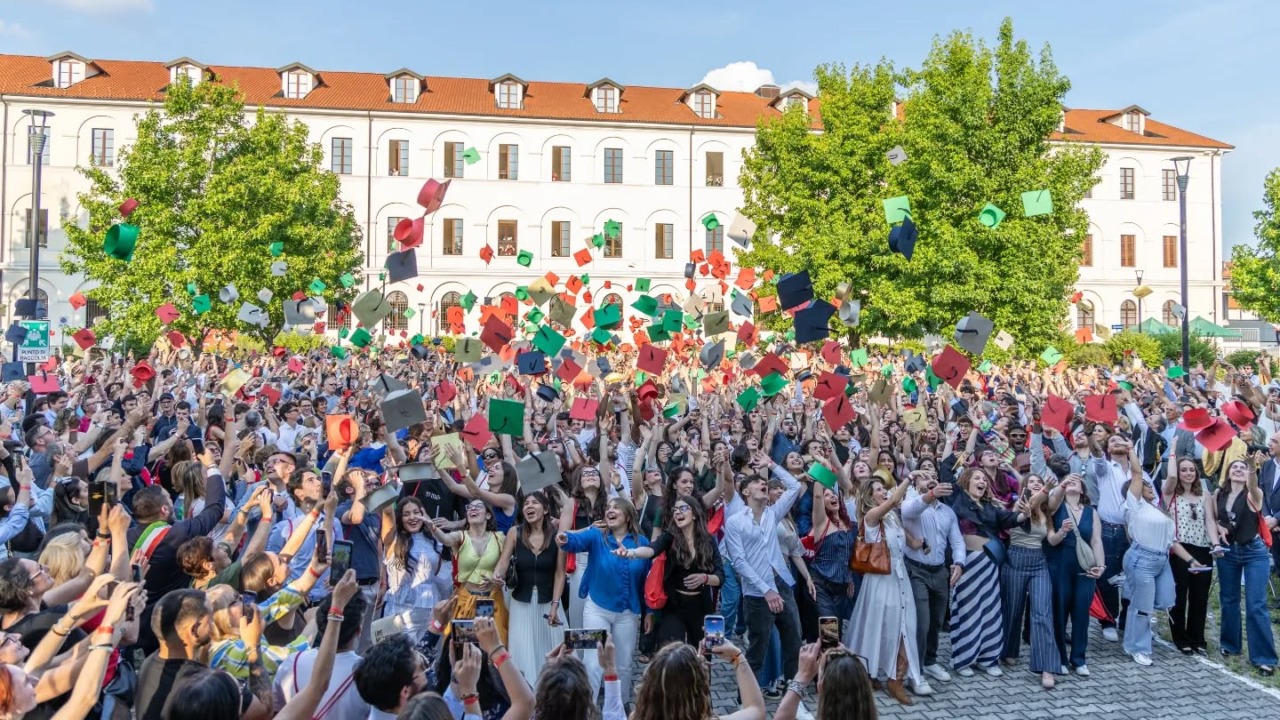 UPO, oltre 1.200 laureati al Graduation Day: festa al Complesso Perrone tra musica e tradizione