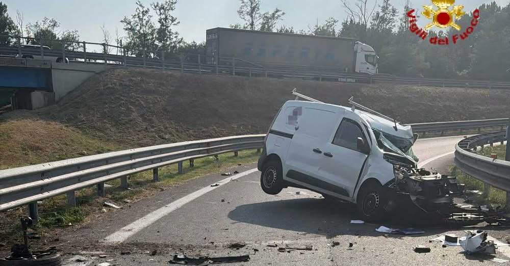 Tragedia in autostrada: perde il controllo del mezzo e muore 62enne di Comignago