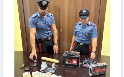 Blitz antidroga nei boschi della Balchem a Oleggio: un arresto