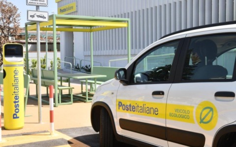 Progetto Polis di Poste Italiane: in provincia di Novara 18 colonnine di ricarica elettrica già attive