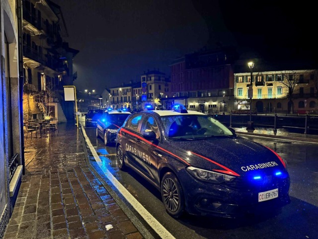 Omegna, donna chiede aiuto al 112 poi dice di aver sbagliato: arrestato il marito per presunti maltrattamenti
