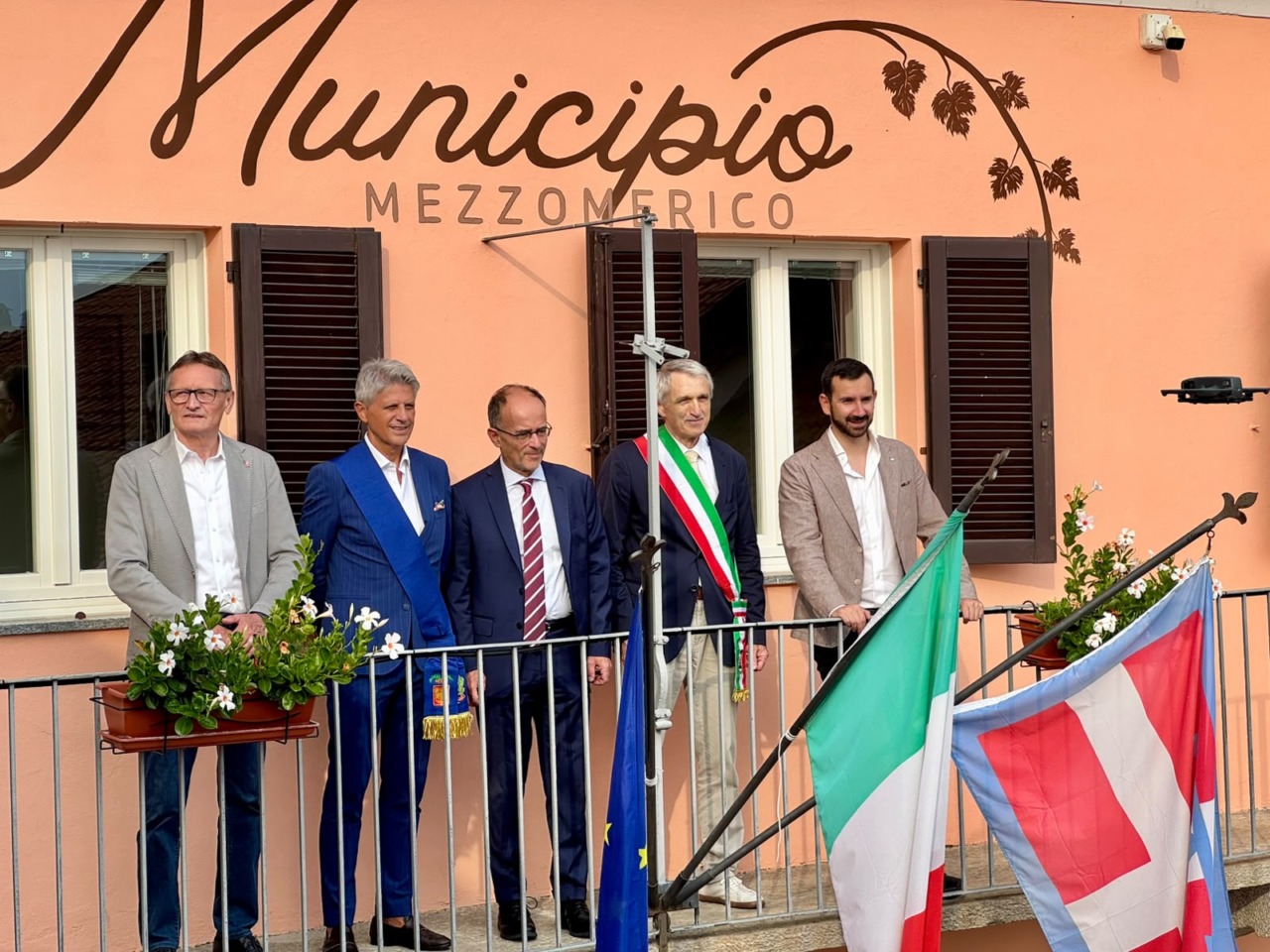 Mezzomerico inaugura il Municipio ampliato e la nuova biblioteca: conclusi i lavori da oltre 350 mila euro
