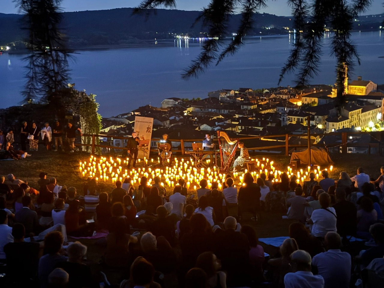 Arona, la Notte da Brividi conquista il pubblico: circa 3mila persone alla Rocca