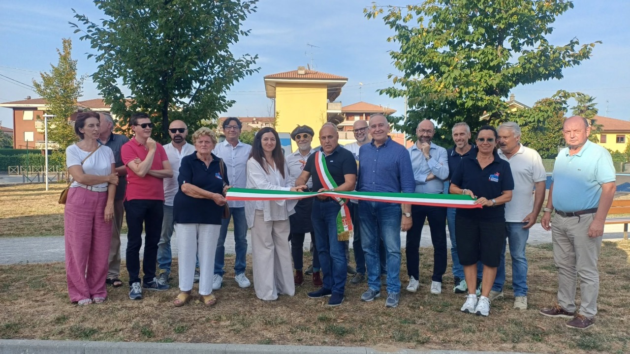 Borgomanero, inaugurata a Santo Stefano la nuova area ludico-sportiva da 500mila euro
