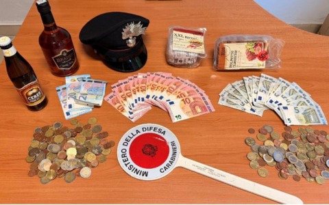 Furto in un supermercato di Borgomanero: uomo arrestato in pochi minuti