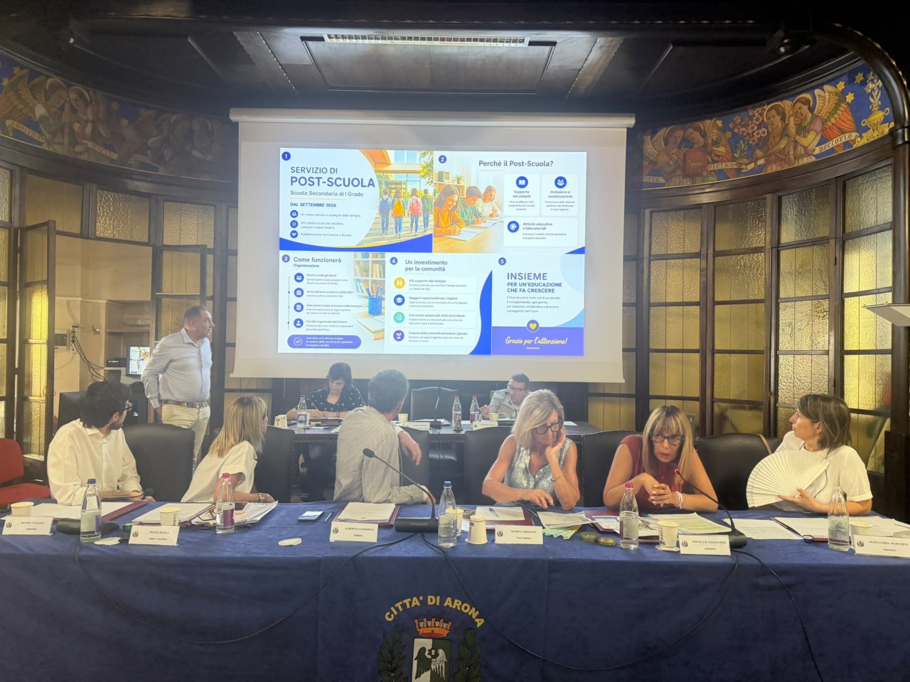 Arona, via libera al post scuola per le medie: approvazione unanime in Consiglio comunale