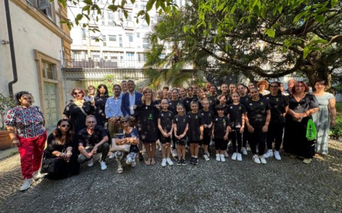 Le atlete del Twirling Borgolavezzaro accolte in Provincia: «Lo sport è una scuola di vita»
