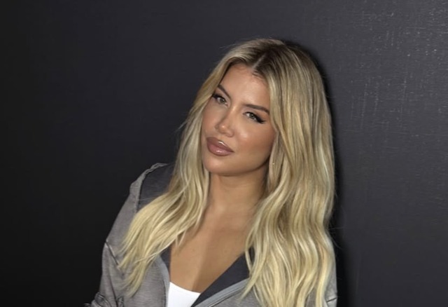 Furto nella villa di Wanda Nara a Galliate: ladri in casa mentre c’erano i cinque figli e la nonna