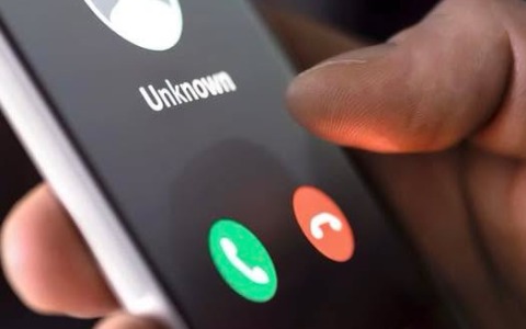L’allarme del Comune di Lesa: “Occhio alle truffe telefoniche”