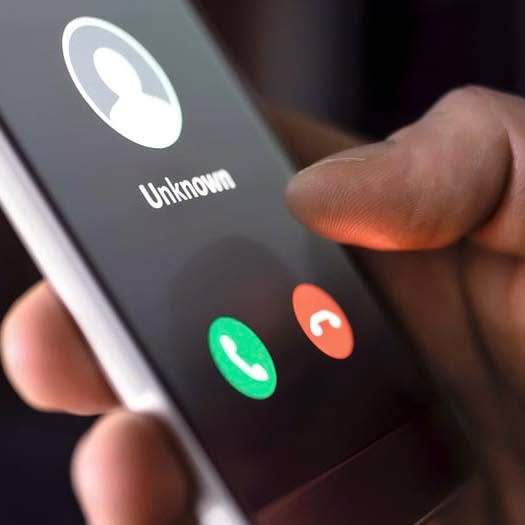 L’allarme del Comune di Lesa: “Occhio alle truffe telefoniche”