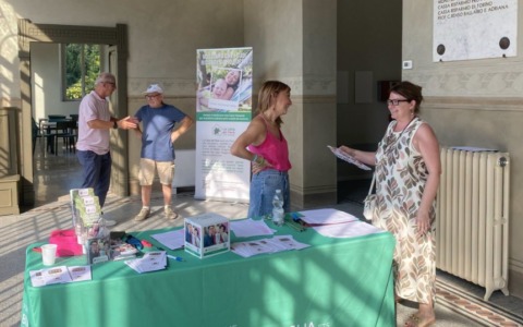 Successo per la visita guidata alla “Casa del fiore” a Lesa