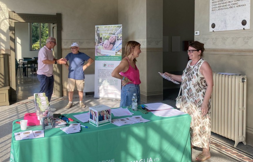 Successo per la visita guidata alla “Casa del fiore” a Lesa