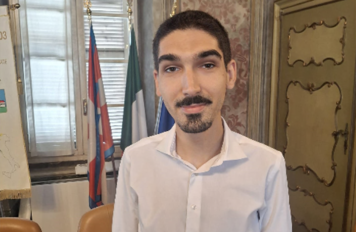 Tari 2026 a Trecate: tariffe in calo per famiglie e attività, ma l’opposizione parla di “stangata”