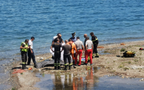 Annegò nel lago per cercare di salvare i figli: cinque anni dopo le indagini non sono ancora concluse