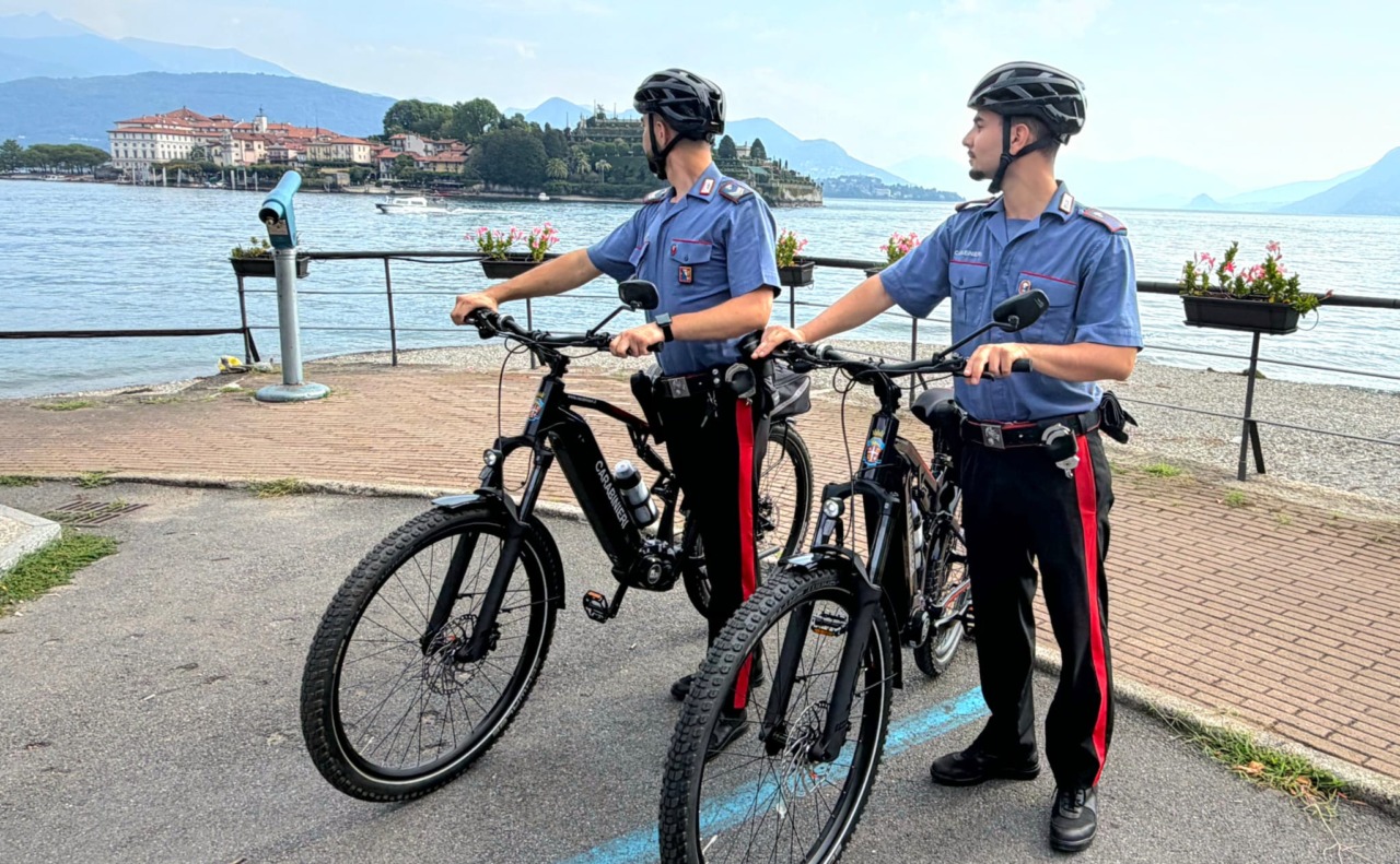 Stresa, rubano biciclette di valore e le nascondono nella vegetazione: denunciati due 23enni
