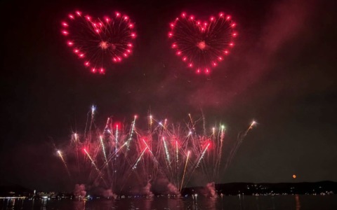 Roberto Ferrari e fuochi d’artificio: weekend da tutto esaurito ad Arona