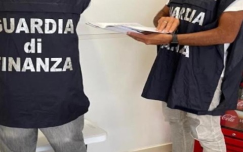Controlli della Finanza nell’estate del VCO: 500 interventi, irregolarità in quasi un caso su due per scontrini e ricevute