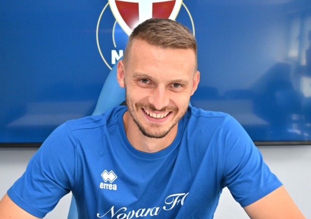 Novara, rinforzo a centrocampo: Marco Nichetti firma fino al 2028