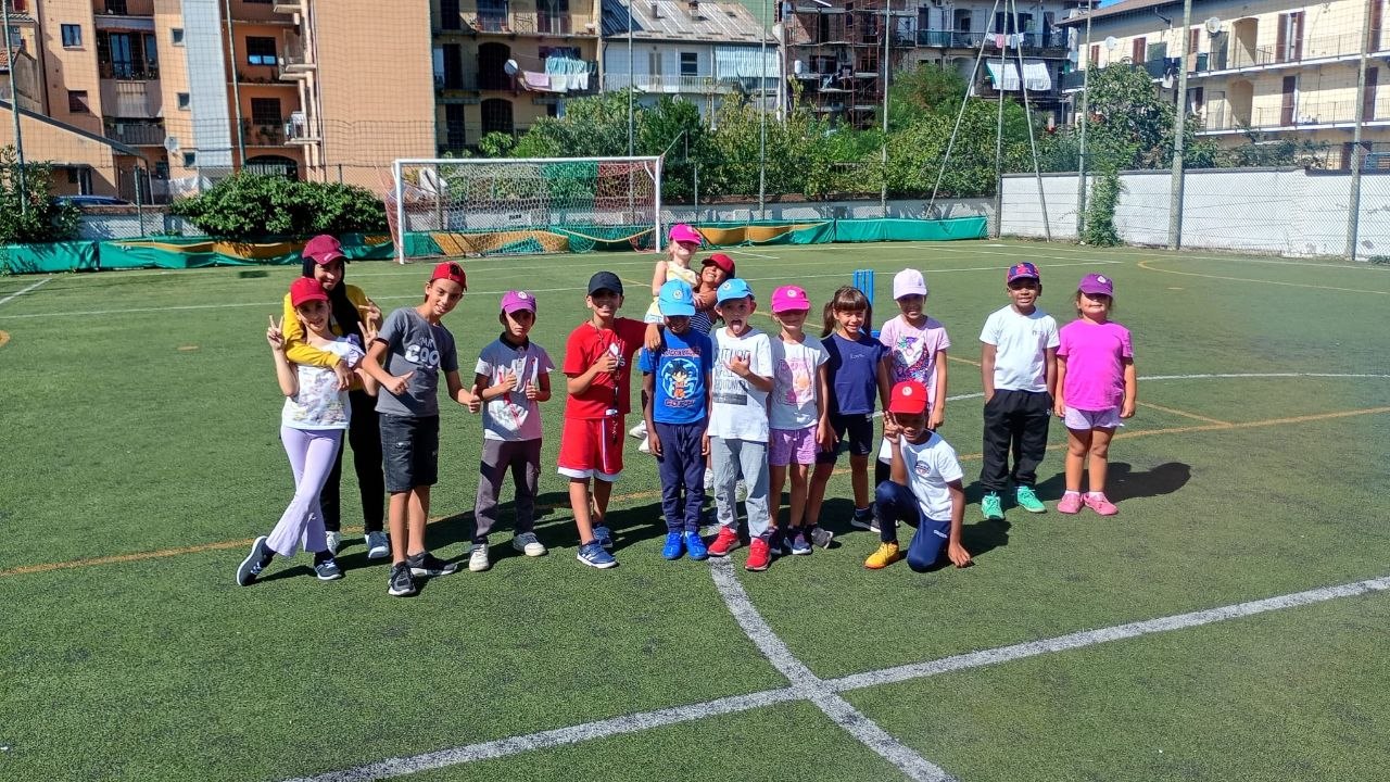 A Sant’Agabio il cricket diventa un ponte tra culture: bambini e ragazzi insieme in campo