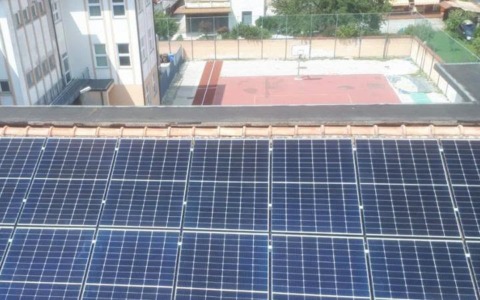 Galliate ottiene 293 mila euro per il tetto delle scuole medie: via alla riqualificazione energetica
