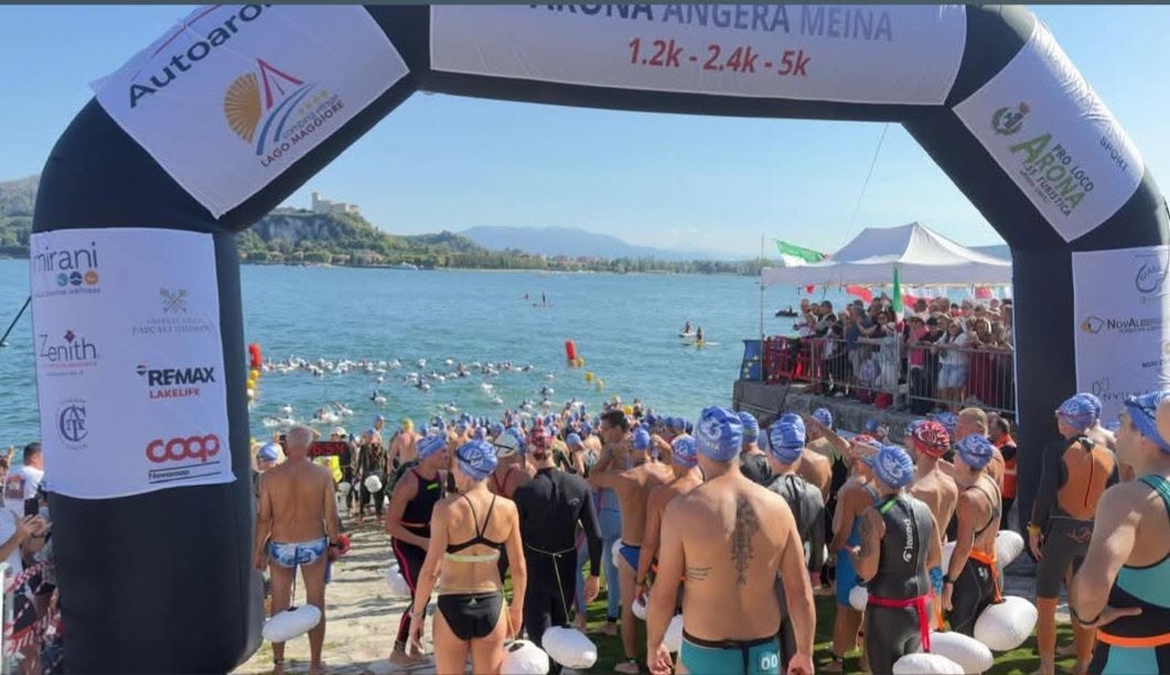 Traversata Angera-Arona da record: oltre 1.200 nuotatori nel Lago Maggiore