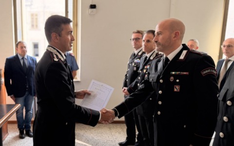 Carabinieri, encomio a due militari di Castelletto Ticino: arrestarono quattro fuggitivi