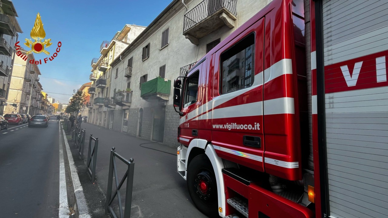 Incendio in una cantina a Novara, intervengono i Vigili del fuoco