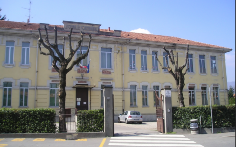 Gozzano, 40mila euro per la palestra del liceo: al via i lavori per il nuovo controsoffitto