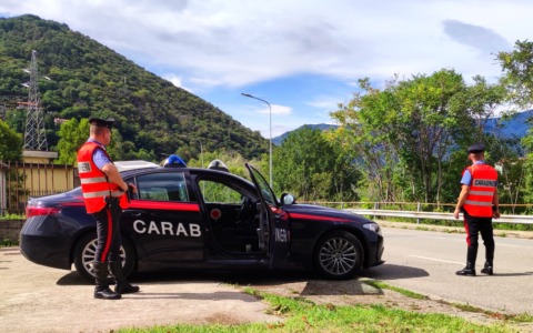 Stresa, tenta la fuga dalla caserma e colpisce un carabiniere: arrestato 40enne