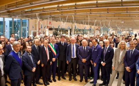Loro Piana inaugura il nuovo polo produttivo di Ghemme: «Un centro d’eccellenza per la maglieria»