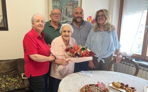 Novara: i 100 anni di Zaira Pagliafico, una vita tra Madonna Pellegrina e San Martino