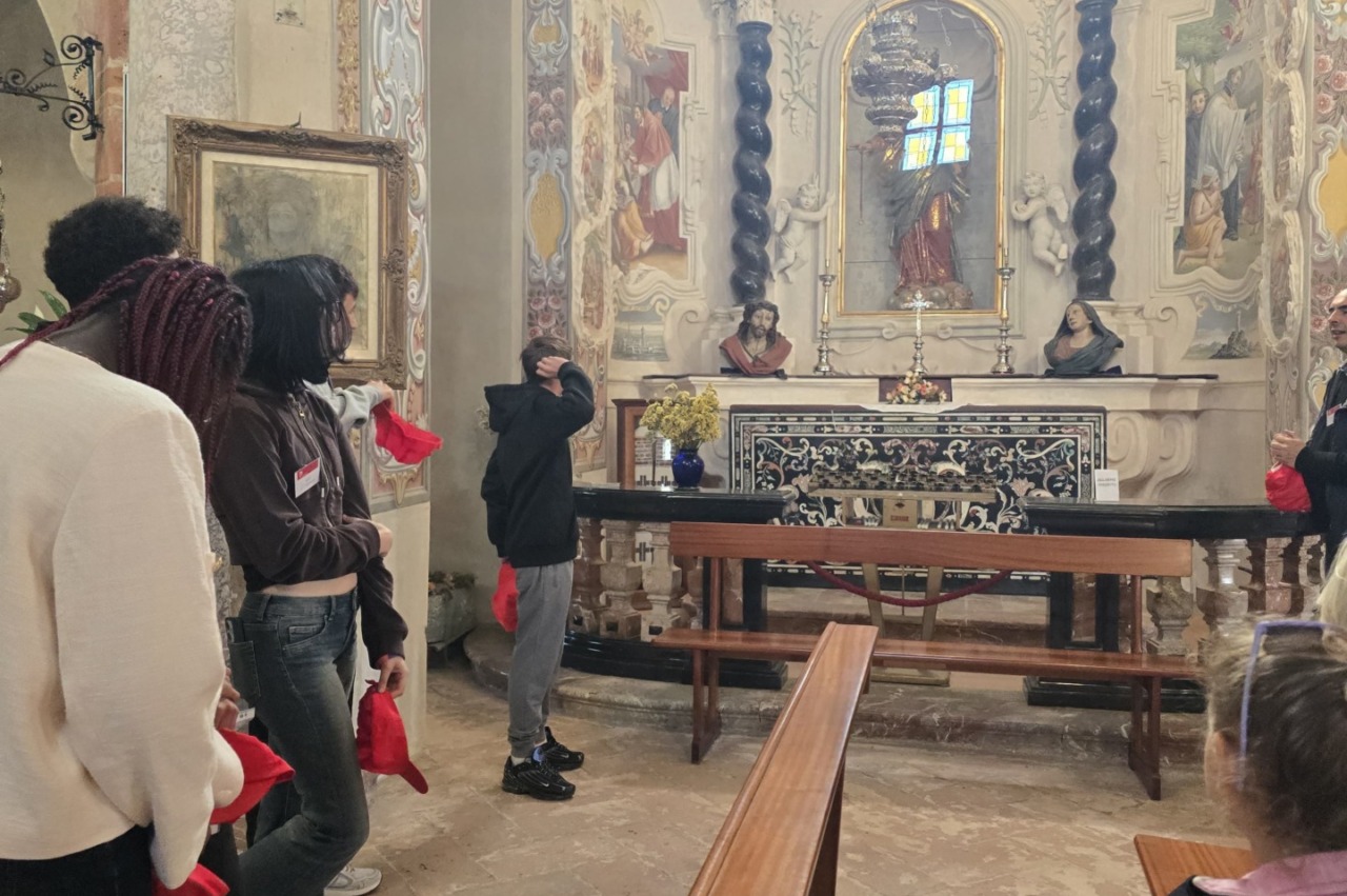 Ottimo debutto nel Novarese per “Monumenti Aperti”: oltre 70 visitatori alla Badia di Dulzago