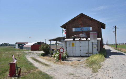 Ultraleggero precipita nelle risaie di Vespolate: 70enne ferito gravemente