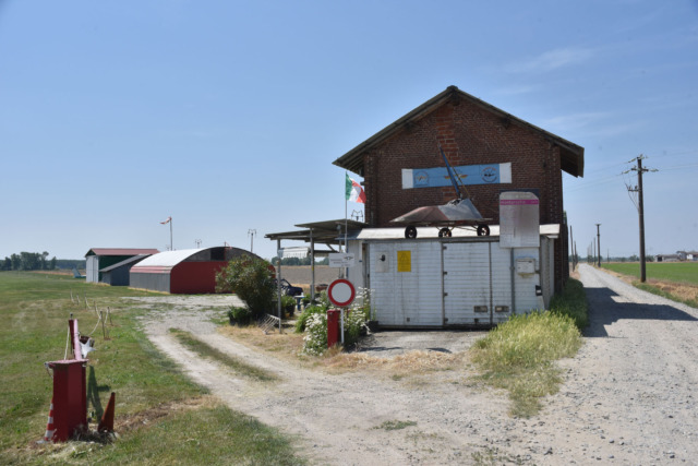 Ultraleggero precipita nelle risaie di Vespolate: 70enne ferito gravemente