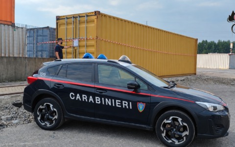 Container di rifiuti diretto in Africa sequestrato al CIM di Novara: due denunciati