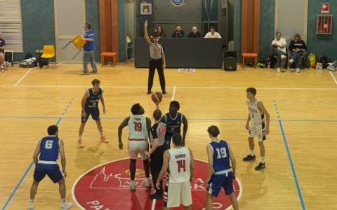 Il College Novara si prende il derby: 100-75 al Pala Don Bosco