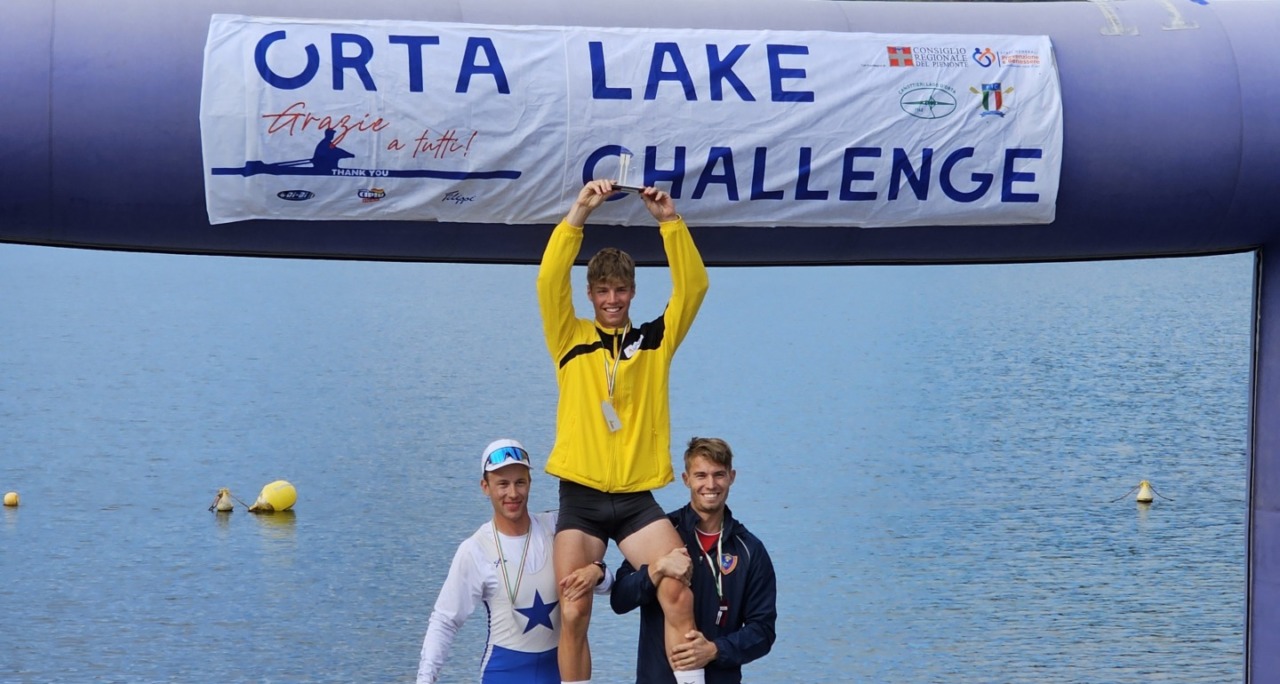 Lago d’Orta, il tedesco Schafer vince l’Italian Sculling Challenge