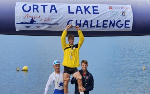 Lago d’Orta, il tedesco Schafer vince l’Italian Sculling Challenge