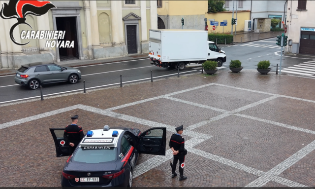 Vespolate, sventata una truffa del finto Carabiniere: arrestato un 25enne, fermato anche un 17enne