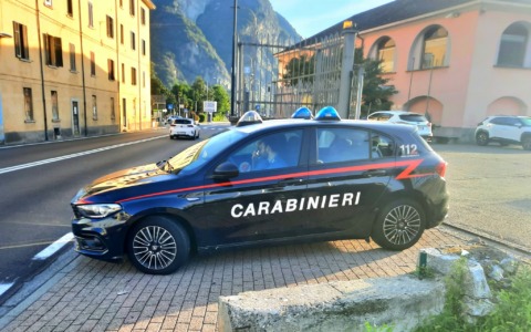 Lite in famiglia a Stresa, 23enne in stato di alterazione oppone resistenza ai carabinieri