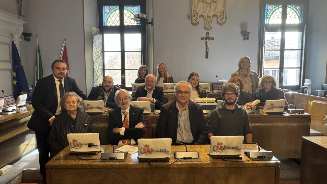 Novara premia quattro negozi storici: “Un patrimonio prezioso per la città”