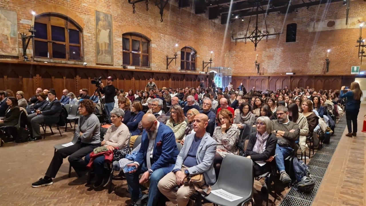 Novara, sicurezza e disagio giovanile: «Ascoltare i ragazzi»